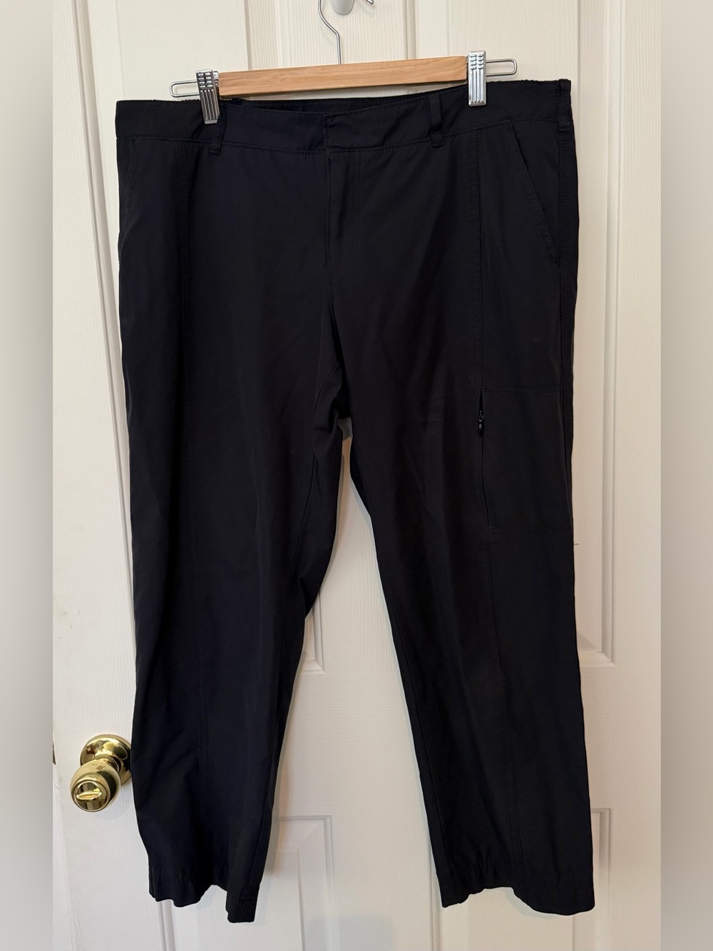 Kirkland Signature Black Cropped Women's  travel Pants